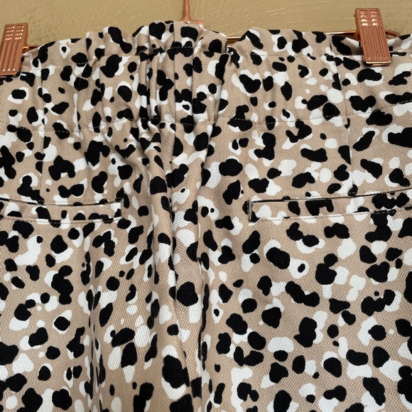 Ann Taylor Pull On Pant Leopard Print, Paper Bag Waist, Size large petite - Picture 8 of 14